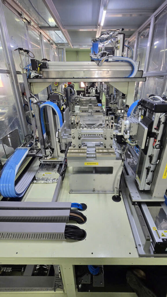 Robot palletizing cuối dây chuyền đóng gói